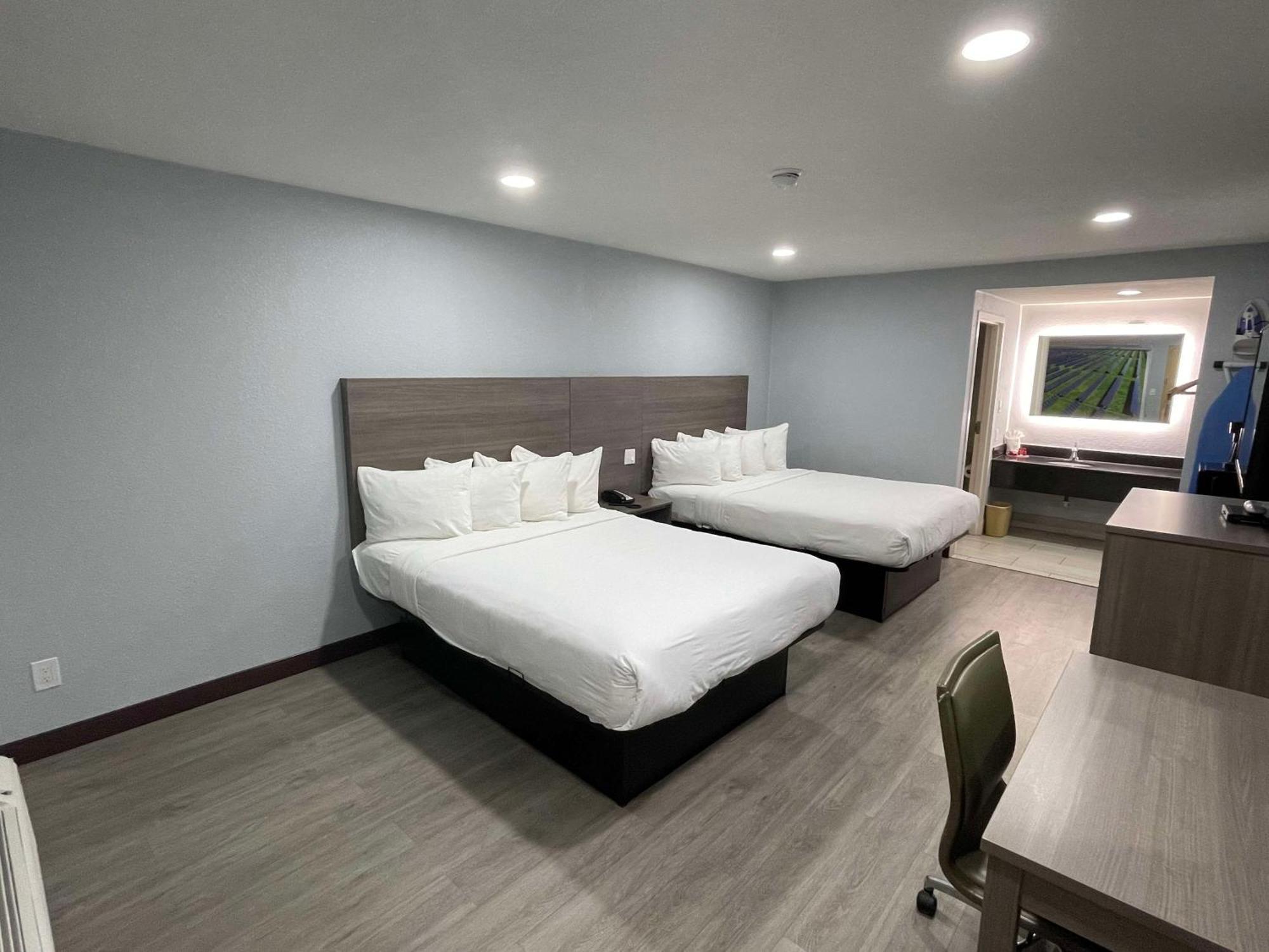 Surestay Hotel By Best Western Childress Esterno foto